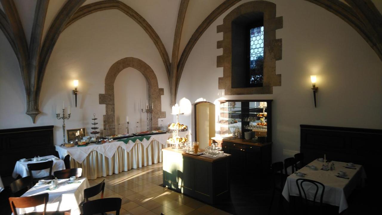 Hotel Kaiserhof Am Dom Regensburg Exterior photo